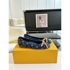 Louis Vuitton Flat Shoes